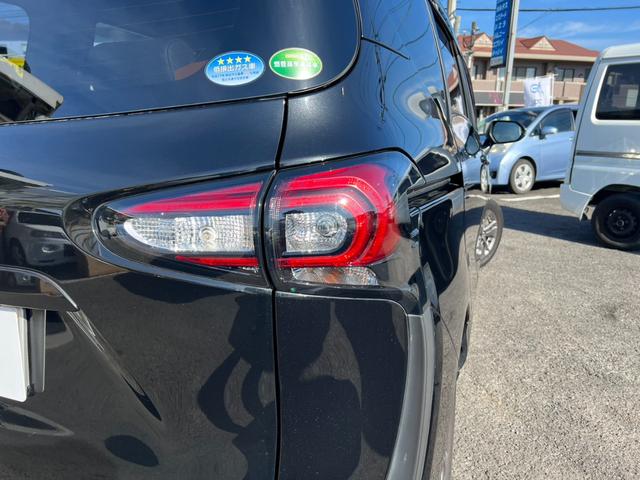 シエンタ Ｇ　クエロ　評価書付　ディーラー車検記録簿有　７人乗　純正ナビ　ＤＶＤ　Ｂｌｕｅｔｏｏｔｈ　Ｂカメラ　フルセグ　両側パワースライド　ハーフレザー　ＥＴＣ　ドラレコ　レーンキープ　１５インチＡＷ　コーナーセンサー（12枚目）