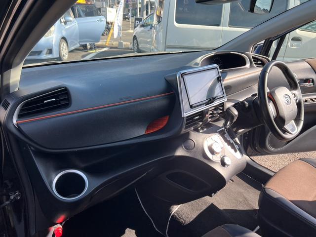 シエンタ Ｇ　クエロ　評価書付　ディーラー車検記録簿有　７人乗　純正ナビ　ＤＶＤ　Ｂｌｕｅｔｏｏｔｈ　Ｂカメラ　フルセグ　両側パワースライド　ハーフレザー　ＥＴＣ　ドラレコ　レーンキープ　１５インチＡＷ　コーナーセンサー（29枚目）