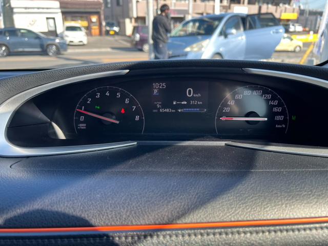 シエンタ Ｇ　クエロ　評価書付　ディーラー車検記録簿有　７人乗　純正ナビ　ＤＶＤ　Ｂｌｕｅｔｏｏｔｈ　Ｂカメラ　フルセグ　両側パワースライド　ハーフレザー　ＥＴＣ　ドラレコ　レーンキープ　１５インチＡＷ　コーナーセンサー（31枚目）