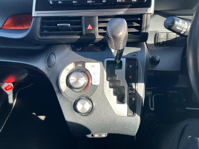 シエンタ Ｇ　クエロ　評価書付　ディーラー車検記録簿有　７人乗　純正ナビ　ＤＶＤ　Ｂｌｕｅｔｏｏｔｈ　Ｂカメラ　フルセグ　両側パワースライド　ハーフレザー　ＥＴＣ　ドラレコ　レーンキープ　１５インチＡＷ　コーナーセンサー（33枚目）