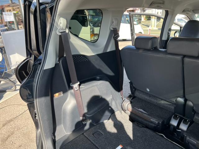 シエンタ Ｇ　クエロ　評価書付　ディーラー車検記録簿有　７人乗　純正ナビ　ＤＶＤ　Ｂｌｕｅｔｏｏｔｈ　Ｂカメラ　フルセグ　両側パワースライド　ハーフレザー　ＥＴＣ　ドラレコ　レーンキープ　１５インチＡＷ　コーナーセンサー（64枚目）