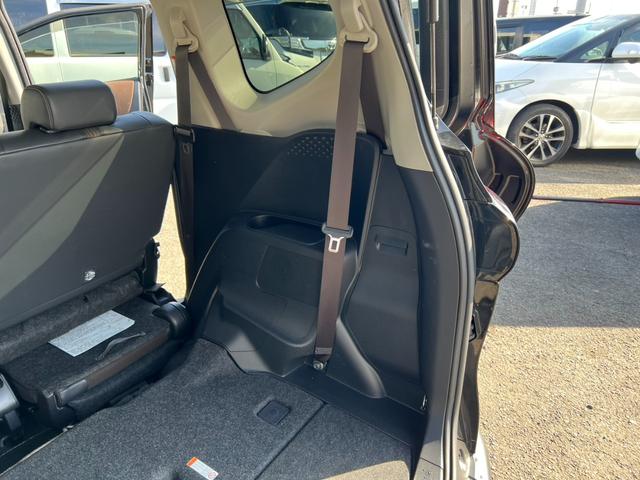 シエンタ Ｇ　クエロ　評価書付　ディーラー車検記録簿有　７人乗　純正ナビ　ＤＶＤ　Ｂｌｕｅｔｏｏｔｈ　Ｂカメラ　フルセグ　両側パワースライド　ハーフレザー　ＥＴＣ　ドラレコ　レーンキープ　１５インチＡＷ　コーナーセンサー（65枚目）