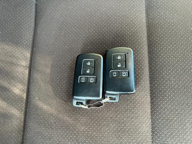 シエンタ Ｇ　クエロ　評価書付　ディーラー車検記録簿有　７人乗　純正ナビ　ＤＶＤ　Ｂｌｕｅｔｏｏｔｈ　Ｂカメラ　フルセグ　両側パワースライド　ハーフレザー　ＥＴＣ　ドラレコ　レーンキープ　１５インチＡＷ　コーナーセンサー（70枚目）