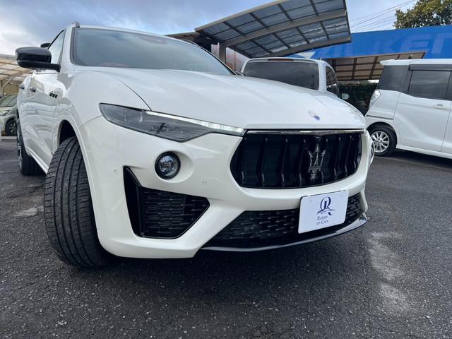 レヴァンテ Ｓグランスポーツ　ネリッシモパッケージ　評価書付　全方位カメラ　カープレイ　レーダークルーズ　シートベンチレーション　後席モニター２台　走行中ＴＶＯＫ　サンルーフ　２１インチＡＷ　レッドキャリパー　ＥＴＣ　スマートキー×２　ＤＶＤプレイヤー（11枚目）