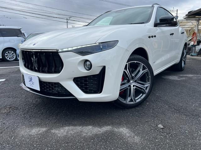 レヴァンテ Ｓグランスポーツ　ネリッシモパッケージ　評価書付　全方位カメラ　カープレイ　レーダークルーズ　シートベンチレーション　後席モニター２台　走行中ＴＶＯＫ　サンルーフ　２１インチＡＷ　レッドキャリパー　ＥＴＣ　スマートキー×２　ＤＶＤプレイヤー（12枚目）