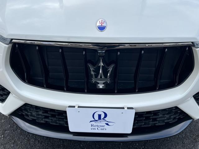 レヴァンテ Ｓグランスポーツ　ネリッシモパッケージ　評価書付　全方位カメラ　カープレイ　レーダークルーズ　シートベンチレーション　後席モニター２台　走行中ＴＶＯＫ　サンルーフ　２１インチＡＷ　レッドキャリパー　ＥＴＣ　スマートキー×２　ＤＶＤプレイヤー（13枚目）