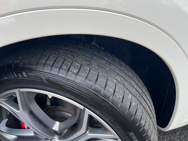 レヴァンテ Ｓグランスポーツ　ネリッシモパッケージ　評価書付　全方位カメラ　カープレイ　レーダークルーズ　シートベンチレーション　後席モニター２台　走行中ＴＶＯＫ　サンルーフ　２１インチＡＷ　レッドキャリパー　ＥＴＣ　スマートキー×２　ＤＶＤプレイヤー（30枚目）