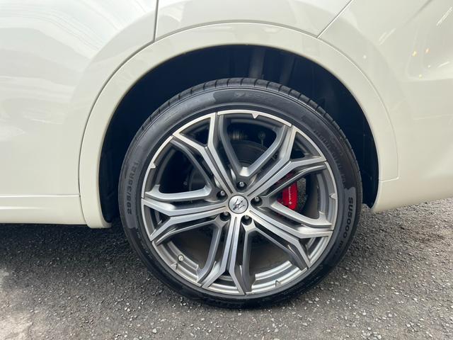 レヴァンテ Ｓグランスポーツ　ネリッシモパッケージ　評価書付　全方位カメラ　カープレイ　レーダークルーズ　シートベンチレーション　後席モニター２台　走行中ＴＶＯＫ　サンルーフ　２１インチＡＷ　レッドキャリパー　ＥＴＣ　スマートキー×２　ＤＶＤプレイヤー（32枚目）