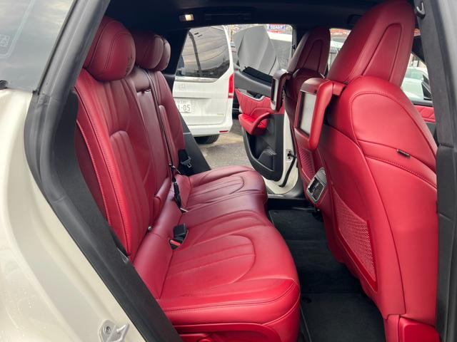 レヴァンテ Ｓグランスポーツ　ネリッシモパッケージ　評価書付　全方位カメラ　カープレイ　レーダークルーズ　シートベンチレーション　後席モニター２台　走行中ＴＶＯＫ　サンルーフ　２１インチＡＷ　レッドキャリパー　ＥＴＣ　スマートキー×２　ＤＶＤプレイヤー（51枚目）