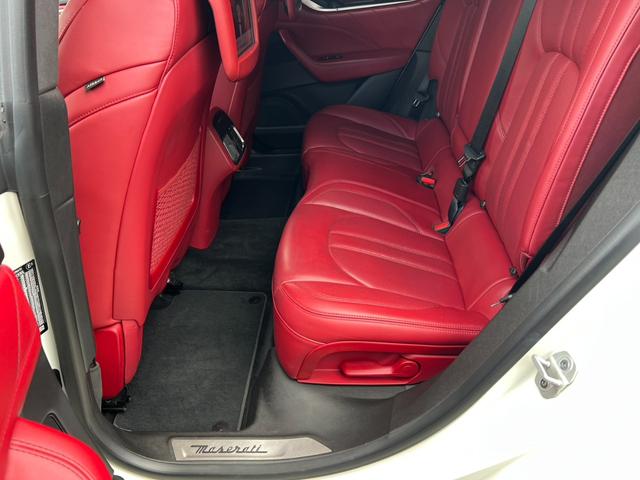 レヴァンテ Ｓグランスポーツ　ネリッシモパッケージ　評価書付　全方位カメラ　カープレイ　レーダークルーズ　シートベンチレーション　後席モニター２台　走行中ＴＶＯＫ　サンルーフ　２１インチＡＷ　レッドキャリパー　ＥＴＣ　スマートキー×２　ＤＶＤプレイヤー（53枚目）