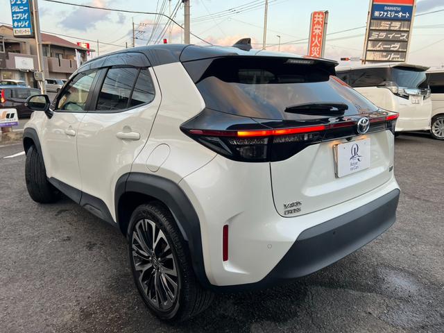 ヤリスクロス ハイブリッドＺ　評価書付　ワンオーナー　ディスプレイオーディオ　全方位カメラ　ドラレコ　シートヒーター　スマートキー　ハーフレザーシート　ビルトインＥＴＣ　純正１８インチＡＷ　レーダークルーズ　コーナーセンサー（18枚目）