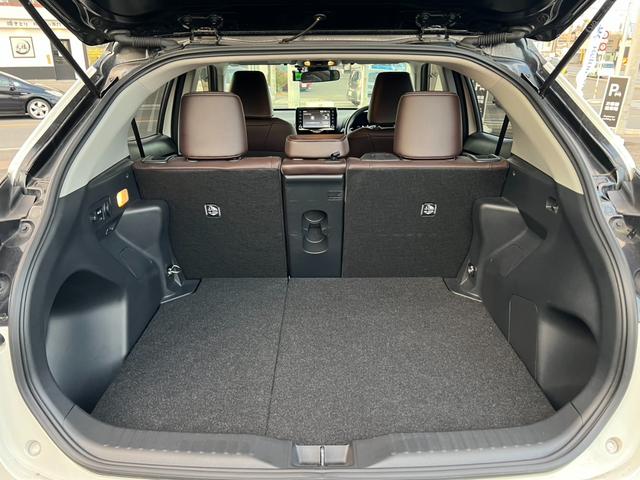 ヤリスクロス ハイブリッドＺ　評価書付　ワンオーナー　ディスプレイオーディオ　全方位カメラ　ドラレコ　シートヒーター　スマートキー　ハーフレザーシート　ビルトインＥＴＣ　純正１８インチＡＷ　レーダークルーズ　コーナーセンサー（55枚目）