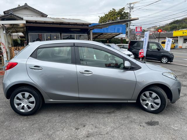 デミオ 13C-V 評価書付 ワンオーナー ETC ドアバイザー フロアマット 禁煙車(8枚目)