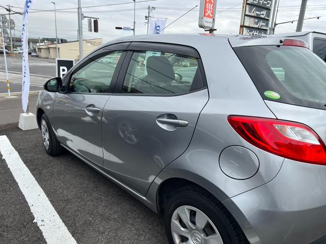 デミオ 13C-V 評価書付 ワンオーナー ETC ドアバイザー フロアマット 禁煙車(14枚目)