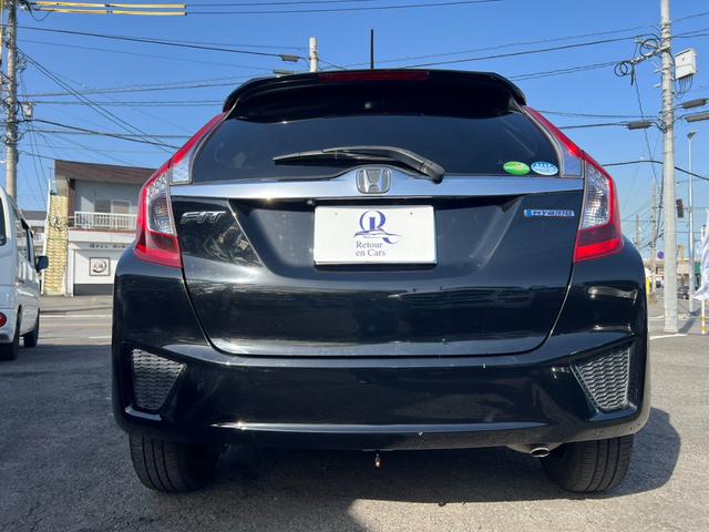 フィットハイブリッド Ｌパッケージ　評価書付　純正ナビ　地デジ　ＣＤ／ＤＶＤ　Ｂｌｕｅｔｏｏｔｈ　バックカメラ　ＥＴＣ　ハーフレザー　クルコン　３６０°ドラレコ　スマートキー　オートライト（13枚目）