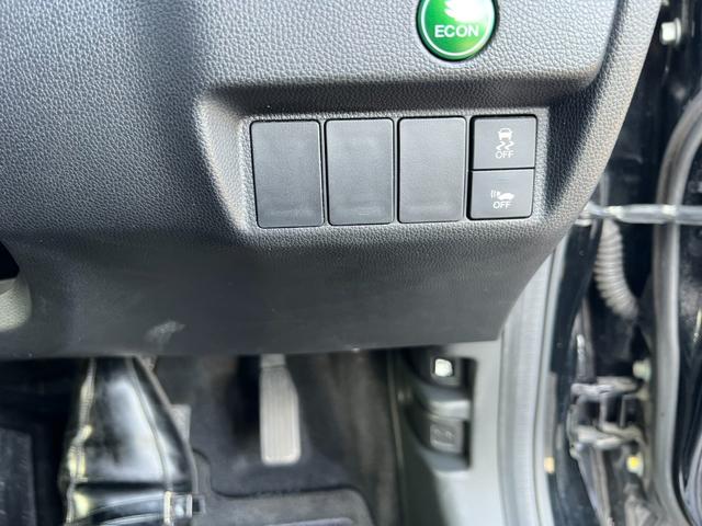 フィットハイブリッド Ｌパッケージ　評価書付　純正ナビ　地デジ　ＣＤ／ＤＶＤ　Ｂｌｕｅｔｏｏｔｈ　バックカメラ　ＥＴＣ　ハーフレザー　クルコン　３６０°ドラレコ　スマートキー　オートライト（28枚目）