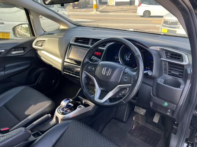 フィットハイブリッド Ｌパッケージ　評価書付　純正ナビ　地デジ　ＣＤ／ＤＶＤ　Ｂｌｕｅｔｏｏｔｈ　バックカメラ　ＥＴＣ　ハーフレザー　クルコン　３６０°ドラレコ　スマートキー　オートライト（37枚目）