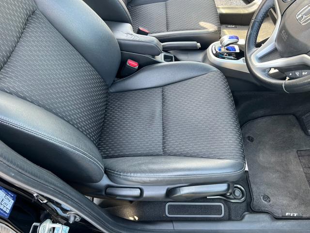 フィットハイブリッド Ｌパッケージ　評価書付　純正ナビ　地デジ　ＣＤ／ＤＶＤ　Ｂｌｕｅｔｏｏｔｈ　バックカメラ　ＥＴＣ　ハーフレザー　クルコン　３６０°ドラレコ　スマートキー　オートライト（38枚目）