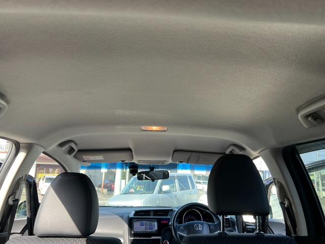 フィットハイブリッド Ｌパッケージ　評価書付　純正ナビ　地デジ　ＣＤ／ＤＶＤ　Ｂｌｕｅｔｏｏｔｈ　バックカメラ　ＥＴＣ　ハーフレザー　クルコン　３６０°ドラレコ　スマートキー　オートライト（50枚目）