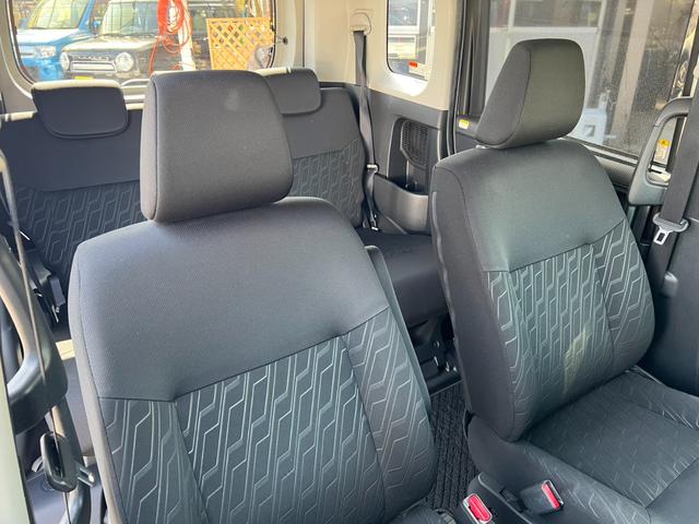 ルーミー カスタムＧ　Ｓ　鑑定書付　純正ナビ　Ｂカメラ　フルセグ　スマートアシスト　ＬＥＤライト　スマートキー　Ｂｌｕｅｔｏｏｔｈ　両側パワースライドドア　クルコン　ステアスイッチ　ＥＴＣ　アイドリングストップ　フルフラット（41枚目）