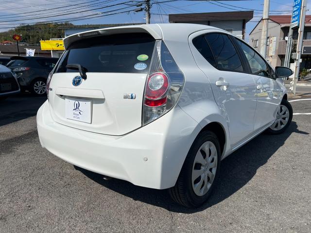 アクア Ｓ　鑑定書付　ハイブリッド車　ケンウッドナビ　バックカメラ　フルセグ　ＥＴＣ　ＣＤ／ＤＶＤ　Ｂｌｕｅｔｏｏｔｈ　コーナーセンサー（11枚目）