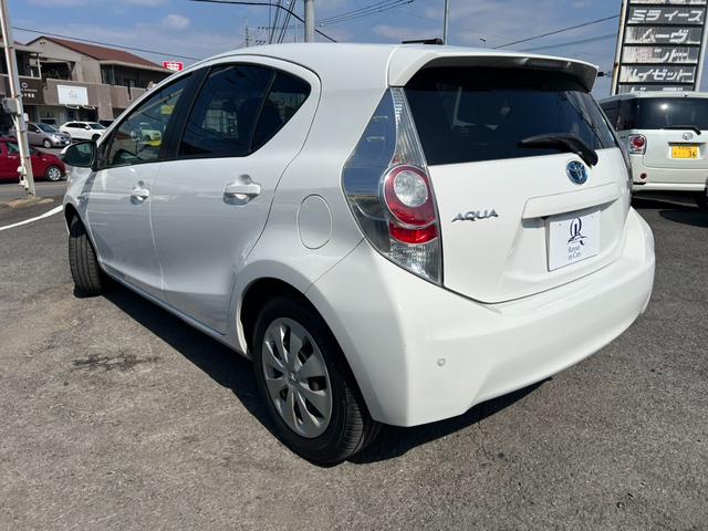 アクア Ｓ　鑑定書付　ハイブリッド車　ケンウッドナビ　バックカメラ　フルセグ　ＥＴＣ　ＣＤ／ＤＶＤ　Ｂｌｕｅｔｏｏｔｈ　コーナーセンサー（12枚目）