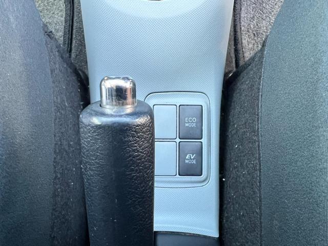 アクア Ｓ　鑑定書付　ハイブリッド車　ケンウッドナビ　バックカメラ　フルセグ　ＥＴＣ　ＣＤ／ＤＶＤ　Ｂｌｕｅｔｏｏｔｈ　コーナーセンサー（37枚目）