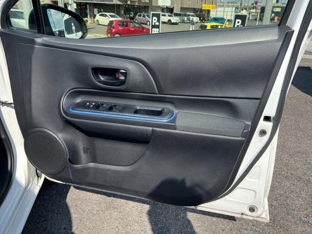 アクア Ｓ　鑑定書付　ハイブリッド車　ケンウッドナビ　バックカメラ　フルセグ　ＥＴＣ　ＣＤ／ＤＶＤ　Ｂｌｕｅｔｏｏｔｈ　コーナーセンサー（49枚目）