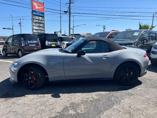 ロードスター マツダスピリットレーシングロードスター ワンオーナー 限定車 マツダスピリットFアンダースカート リアスポイラー サイドスカート Rアンダースカート 純正ナビ Bカメラ BT 6速MT 専用フロアマット 17インチ専用AW レッドキャリパー(12枚目)