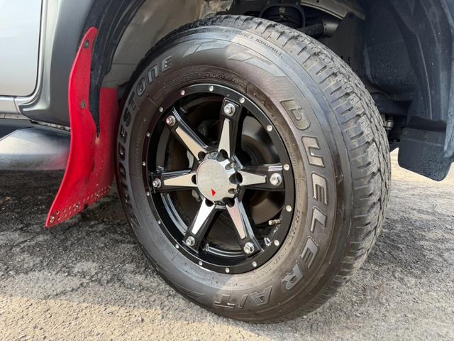 Ｚ　ディーゼル　純正ナビ　Ｂカメラ　フルセグ　ＢＴ　ＴＲＤオーバーフェンダー　ＴＲＤマッドフラップ　ＭＫＷ１７インチＡＷ　ＤＵＥＬＥＲＡ／Ｔタイヤ　コーナーセンサー　レーダークルーズ　シートカバー　禁煙車（画像22）