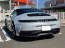 ９１１カレラＴ　カブリオレ　８速ＰＤＫ　左ハンドル　シートベンチレーション　１８ｗａｙスポーツシート　スポーツエグゾースト　スポーツクロノＰＫＧ　フロントアクスルリフト　スポーツデザインサイドスカート　ツートンレザーインテリア（18枚目）