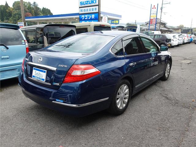 ティアナ 250XL ETC バックカメラ ナビ TV アルミホイール オートライト CVT スマートキー 電動格納ミラー 盗難防止システム パワーシート オットマン CD 衝突安全ボディ ABS ESC エアコン(17枚目)