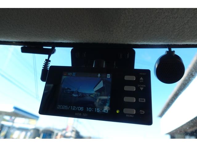 ｅＫスペースカスタム カスタムＴ　ドライブレコーダー　ＥＴＣ　バックカメラ　両側電動スライドドア　ナビ　ＴＶ　オートライト　ＨＩＤ　スマートキー　ベンチシート　ＣＶＴ　盗難防止システム　ＡＢＳ　ＥＳＣ　ＣＤ　ＤＶＤ再生　ＵＳＢ（8枚目）