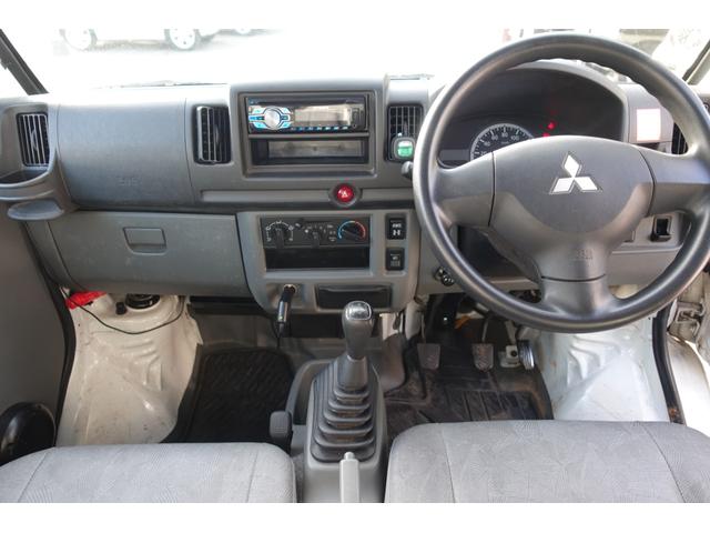 ミニキャブトラック 楽床ダンプ　４ＷＤ　ＭＴ　ドライブレコーダー　ＡＢＳ　エアコン　運転席エアバッグ　助手席エアバッグ　記録簿　ＣＤ　ＵＳＢ（2枚目）