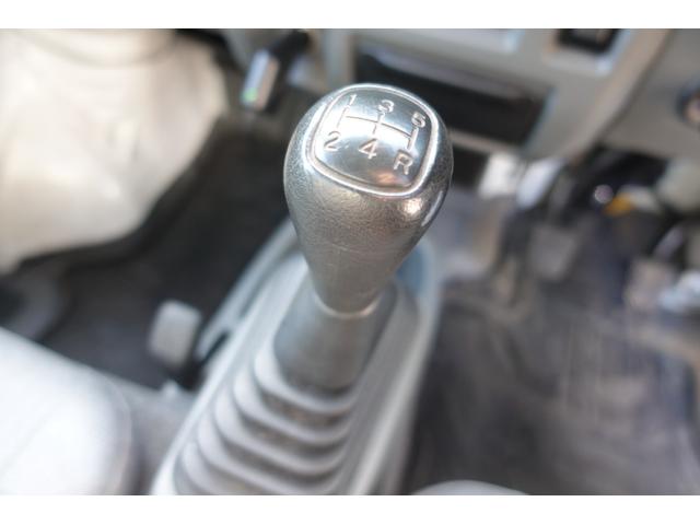 ミニキャブトラック 楽床ダンプ　４ＷＤ　ＭＴ　ドライブレコーダー　ＡＢＳ　エアコン　運転席エアバッグ　助手席エアバッグ　記録簿　ＣＤ　ＵＳＢ（6枚目）