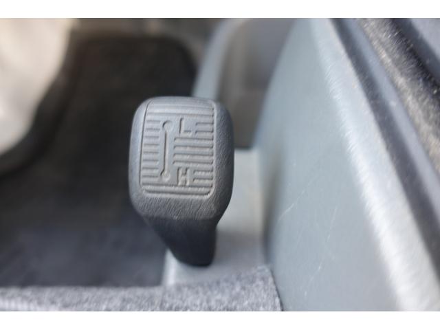 ミニキャブトラック 楽床ダンプ　４ＷＤ　ＭＴ　ドライブレコーダー　ＡＢＳ　エアコン　運転席エアバッグ　助手席エアバッグ　記録簿　ＣＤ　ＵＳＢ（7枚目）