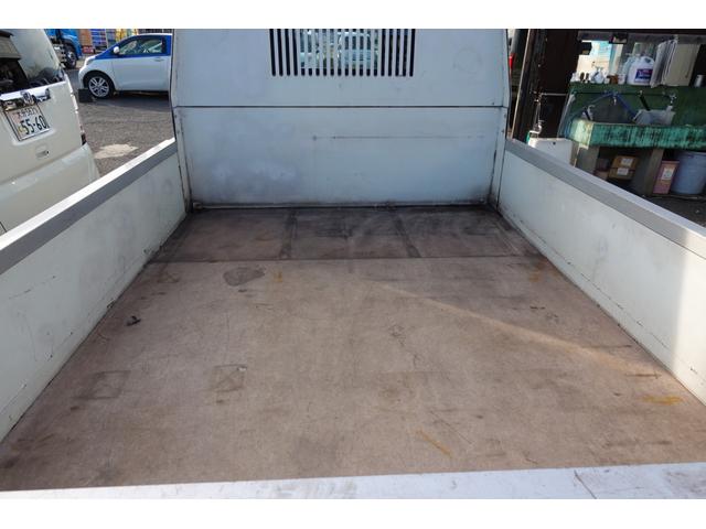 ミニキャブトラック 楽床ダンプ　４ＷＤ　ＭＴ　ドライブレコーダー　ＡＢＳ　エアコン　運転席エアバッグ　助手席エアバッグ　記録簿　ＣＤ　ＵＳＢ（18枚目）