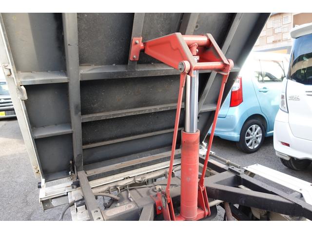 ミニキャブトラック 楽床ダンプ　４ＷＤ　ＭＴ　ドライブレコーダー　ＡＢＳ　エアコン　運転席エアバッグ　助手席エアバッグ　記録簿　ＣＤ　ＵＳＢ（20枚目）