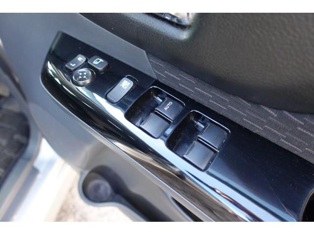 スペーシアカスタム ＴＳ　ＥＴＣ　バックカメラ　両側電動スライドドア　ナビ　ＴＶ　オートライト　ＨＩＤ　スマートキー　アイドリングストップ　電動格納ミラー　ベンチシート　ＣＶＴ　盗難防止システム　ＡＢＳ　アルミホイール（11枚目）