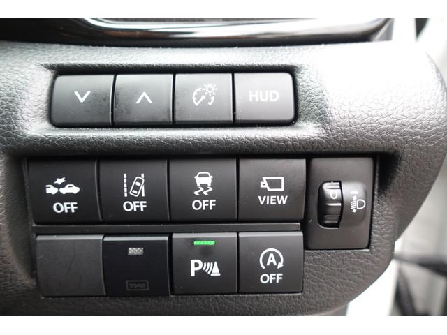 �y���[���A�V�X�g�z���s���ɃJ�����ŎԐ���F�����A�Ԑ�����E�������ȂƂ��Ɍx��𔭂�����A����ɐi��ŃX�e�A�����O�␳���s�����肷��@�\�B