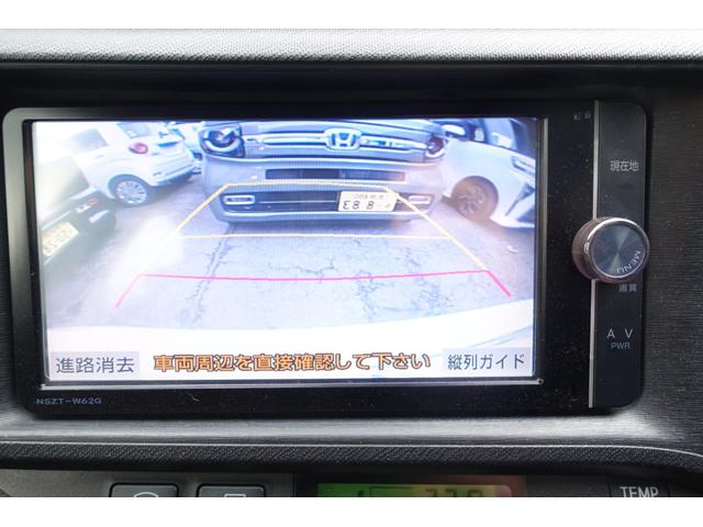 アクア Ｇ　ＥＴＣ　バックカメラ　ナビ　ＴＶ　アルミホイール　オートライト　スマートキー　電動格納ミラー　ＣＶＴ　衝突安全ボディ　記録簿　ＡＢＳ　ＥＳＣ　エアコン　パワーステアリング　パワーウィンドウ（5枚目）