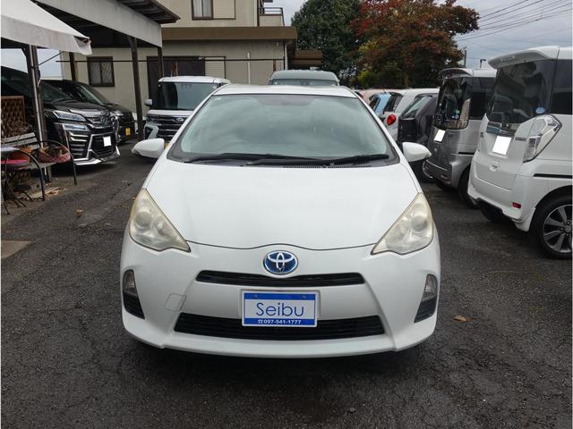 アクア Ｇ　ＥＴＣ　バックカメラ　ナビ　ＴＶ　アルミホイール　オートライト　スマートキー　電動格納ミラー　ＣＶＴ　衝突安全ボディ　記録簿　ＡＢＳ　ＥＳＣ　エアコン　パワーステアリング　パワーウィンドウ（13枚目）