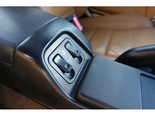 �p���[�E�B���h�E�̃X�C�b�`�ł���B�^�]�Ȃɋ��Ȃ��瑋���J���߂̃R���g���[���ł��܂���B