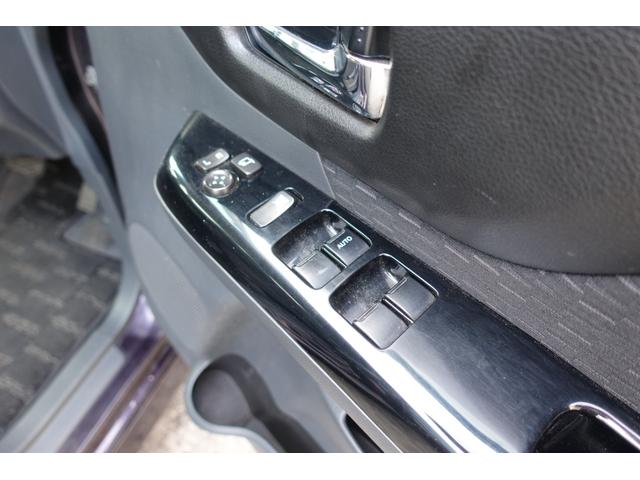 �p���[�E�B���h�E�̃X�C�b�`�ł���B�^�]�Ȃɋ��Ȃ��瑋���J���߂̃R���g���[���ł��܂���B