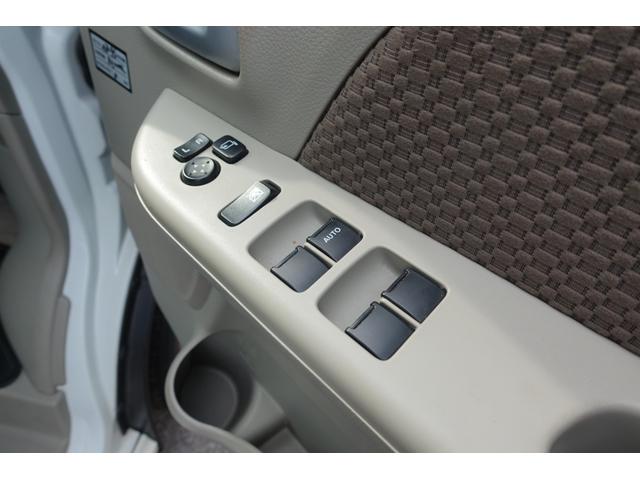 �p���[�E�B���h�E�̃X�C�b�`�ł���B�^�]�Ȃɋ��Ȃ��瑋���J���߂̃R���g���[���ł��܂���B