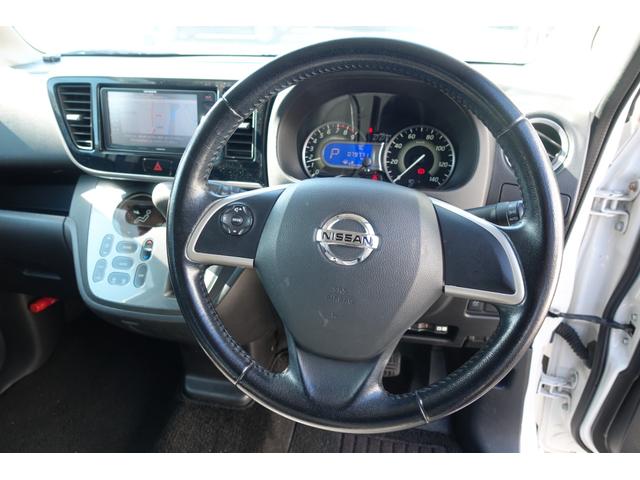 デイズルークス ライダー　ＥＴＣ　全周囲カメラ　両側電動スライドドア　ナビ　ＴＶ　オートライト　ＨＩＤ　スマートキー　ベンチシート　ＣＶＴ　盗難防止システム　ＡＢＳ　ＥＳＣ　ＣＤ　ＵＳＢ　ミュージックプレイヤー接続可（3枚目）