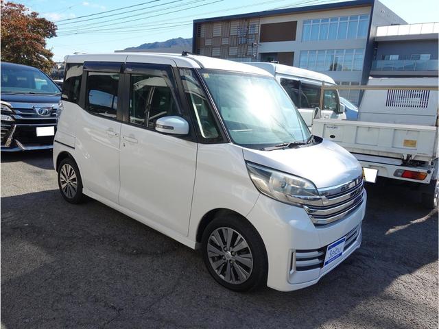 デイズルークス ライダー　ＥＴＣ　全周囲カメラ　両側電動スライドドア　ナビ　ＴＶ　オートライト　ＨＩＤ　スマートキー　ベンチシート　ＣＶＴ　盗難防止システム　ＡＢＳ　ＥＳＣ　ＣＤ　ＵＳＢ　ミュージックプレイヤー接続可（14枚目）