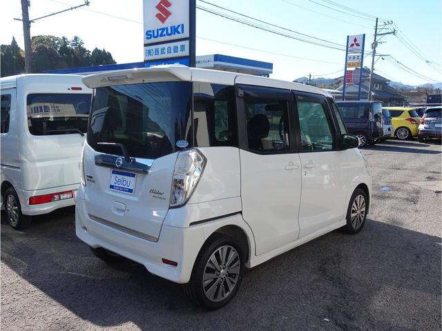 デイズルークス ライダー　ＥＴＣ　全周囲カメラ　両側電動スライドドア　ナビ　ＴＶ　オートライト　ＨＩＤ　スマートキー　ベンチシート　ＣＶＴ　盗難防止システム　ＡＢＳ　ＥＳＣ　ＣＤ　ＵＳＢ　ミュージックプレイヤー接続可（16枚目）