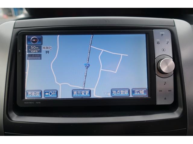 ヴォクシー ＺＳ　煌ＩＩ　ドライブレコーダー　ＥＴＣ　バックカメラ　ナビ　ＴＶ　クリアランスソナー　両側電動スライドドア　オートライト　ＨＩＤ　スマートキー　電動格納ミラー　３列シート　ウォークスルー　ＣＶＴ　アルミホイール（4枚目）