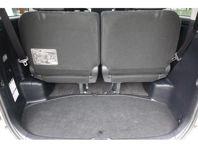 ヴォクシー ＺＳ　煌ＩＩ　ドライブレコーダー　ＥＴＣ　バックカメラ　ナビ　ＴＶ　クリアランスソナー　両側電動スライドドア　オートライト　ＨＩＤ　スマートキー　電動格納ミラー　３列シート　ウォークスルー　ＣＶＴ　アルミホイール（20枚目）